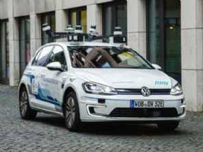 Chefão da VW vê autônomos nas ruas em 2025